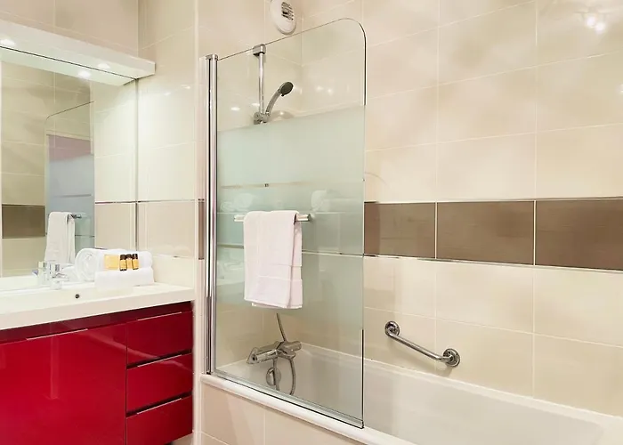 Tres Bel -residence Avec Piscine Sur Le Toit Et Vue Panoramique Saint-Raphael (Var)