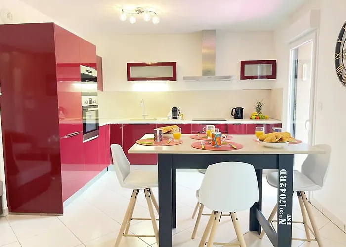 Appartement Tres Bel -residence Avec Piscine Sur Le Toit Et Vue Panoramique